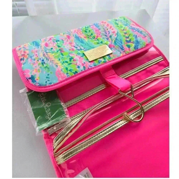 Lilly Pulitzer Handbags - Lilly Pulitzer "Catch the Wave" Luggage Travel Bag Cosmetic Makeup Case